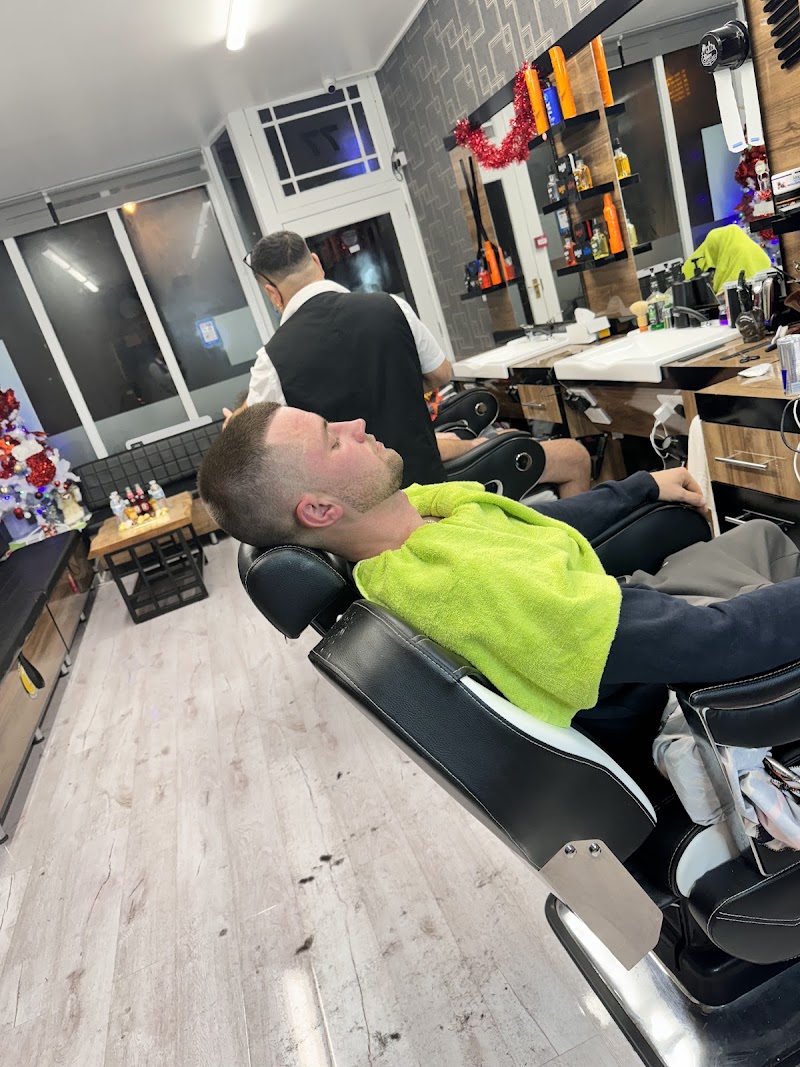 ALI BARBER East grinstead (Traditional turkish barbers) photo 2