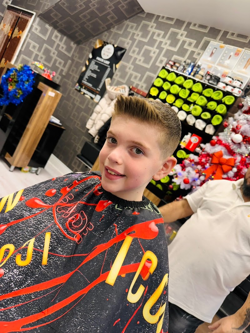 ALI BARBER East grinstead (Traditional turkish barbers) photo 3