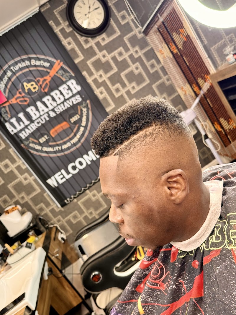 ALI BARBER East grinstead (Traditional turkish barbers) photo 4