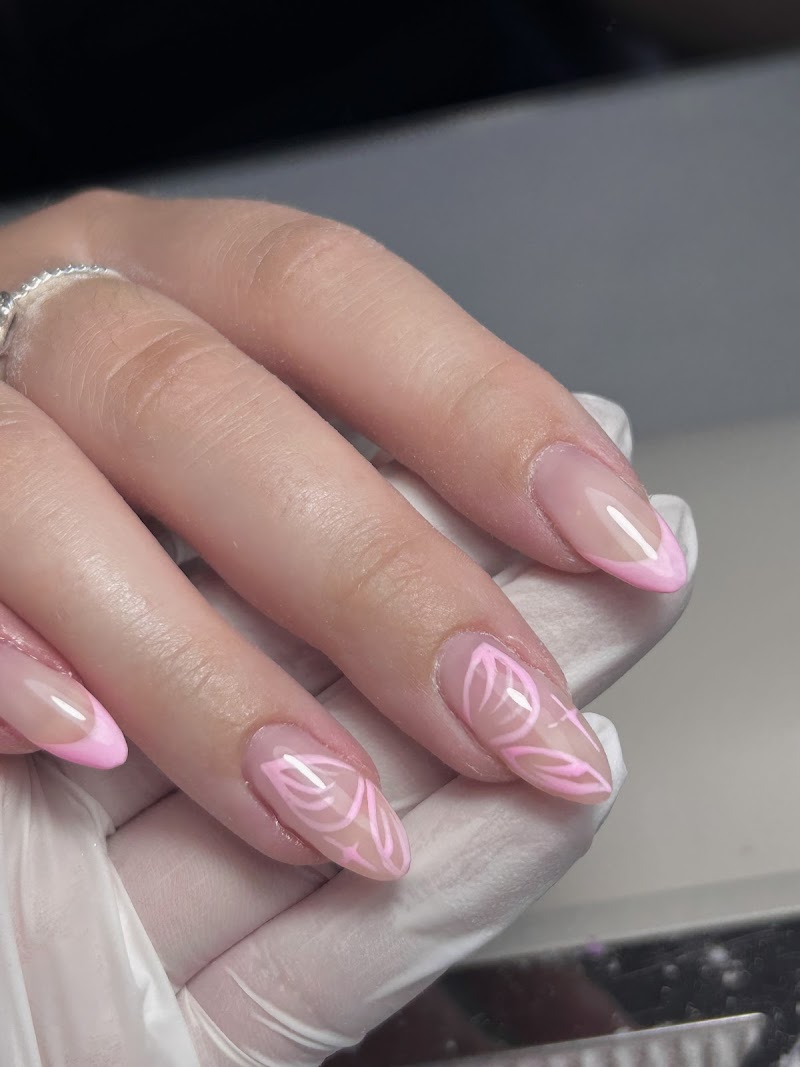 Dakota Lillies Nails and Beauty photo 3