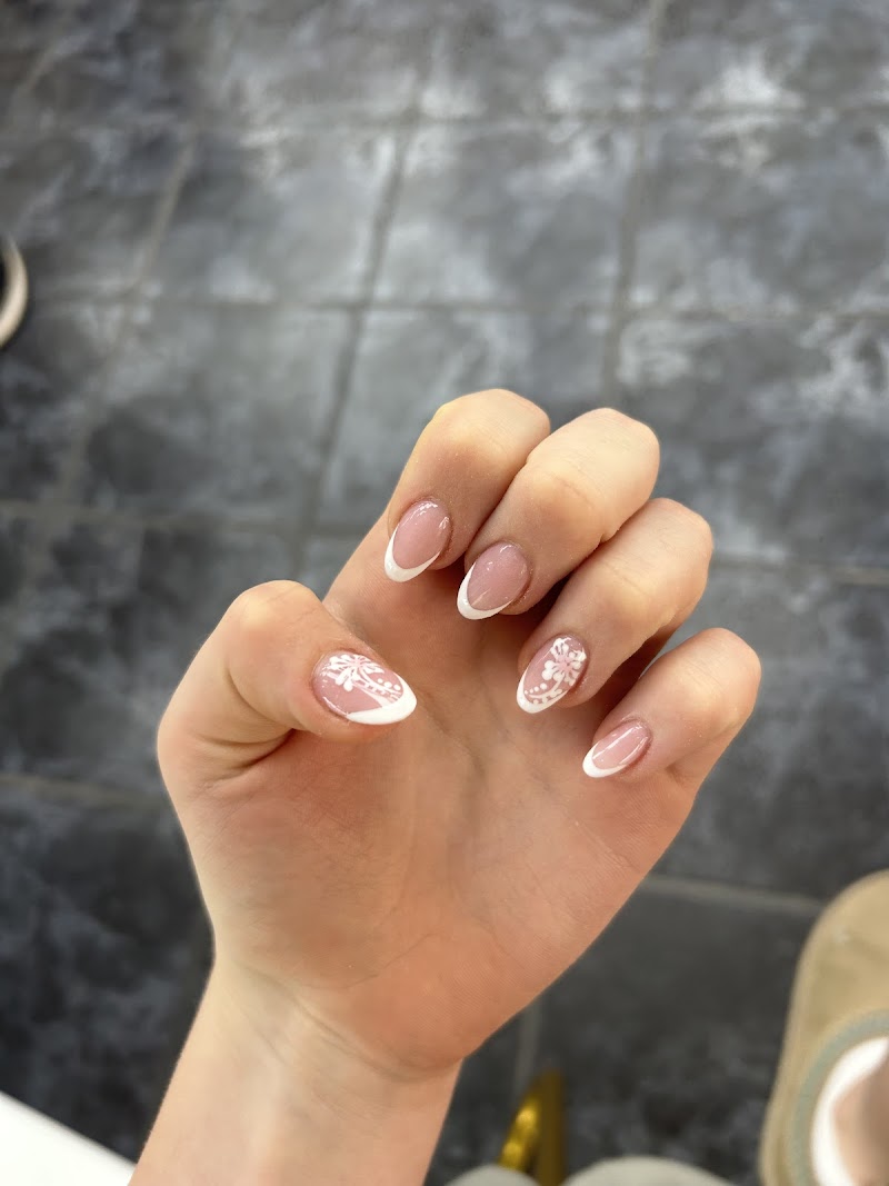 Designer Nails & Beauty photo 2