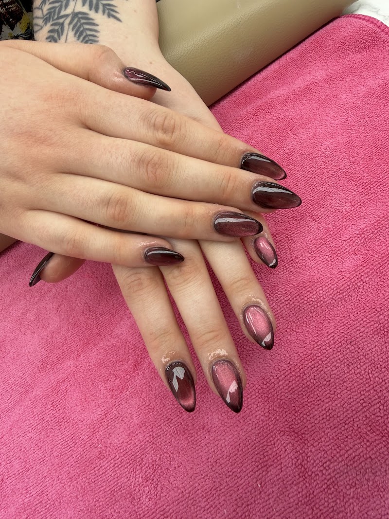 Diamond Nails Horley — beauty salon