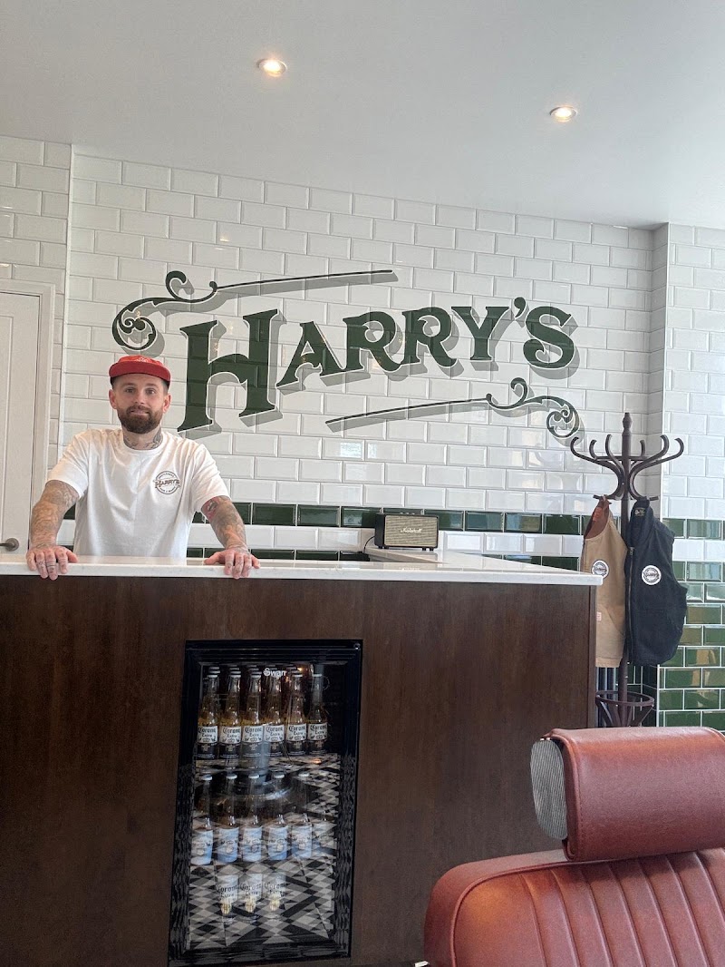 Harry's photo 4