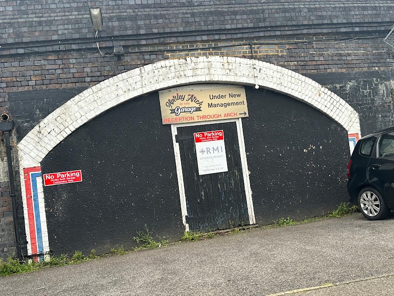 Horley Arch Garage photo 2
