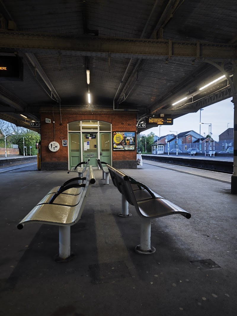 Horley Arch Garage photo 4