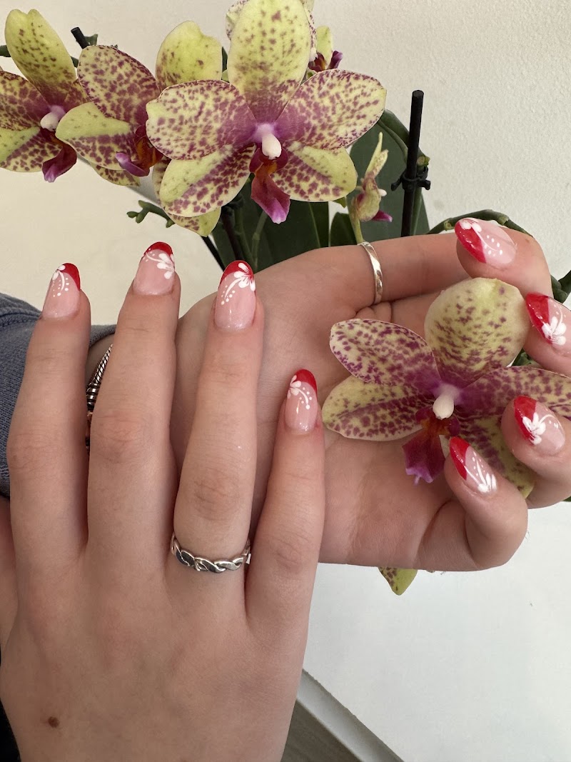 Horley Nail photo 4