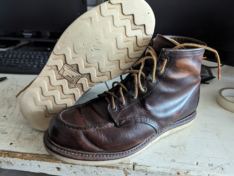 Jackson's Quality Shoe Repairs photo 3