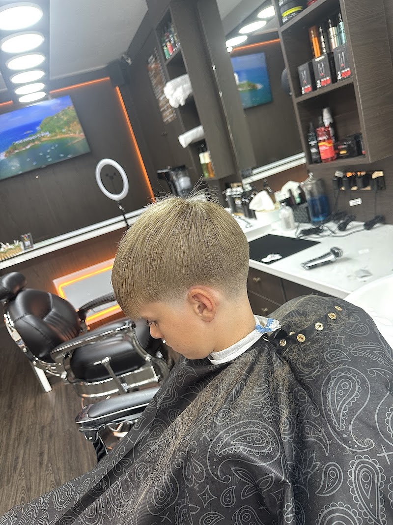Men’s Grooming/Art barbers photo 3