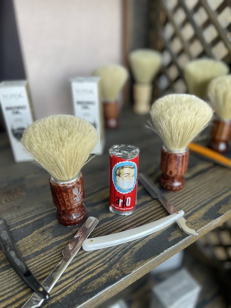 Mo's Barber — barber
