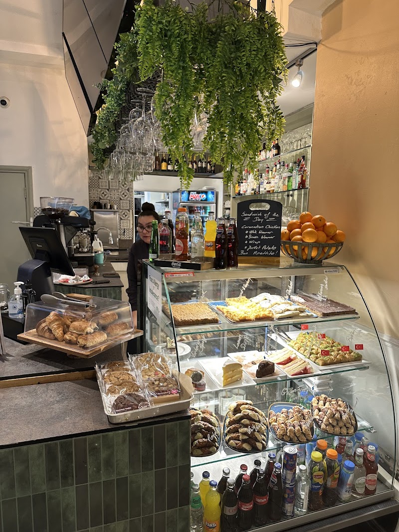 Mustis Grill & Bistro — restaurant