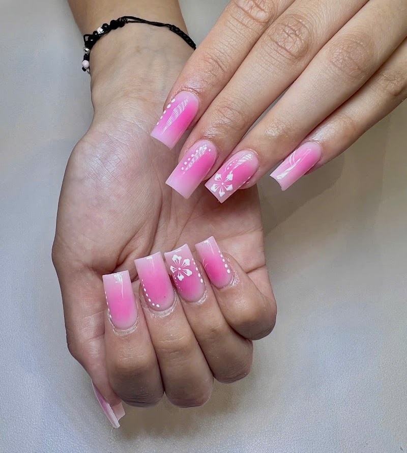 Queen Nails Horsham Salon photo 3