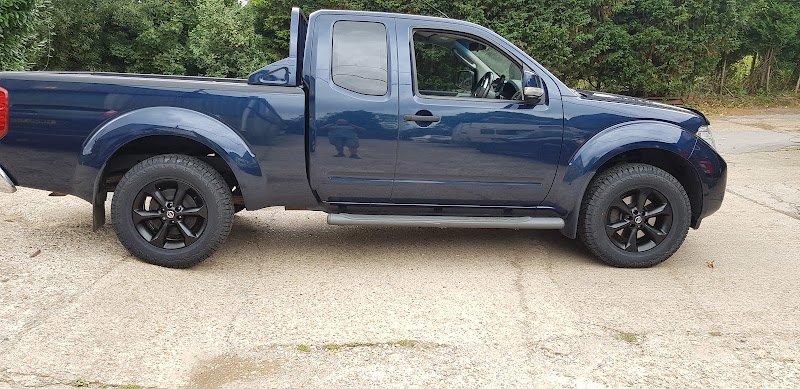 S J Tyres — tyre fitters