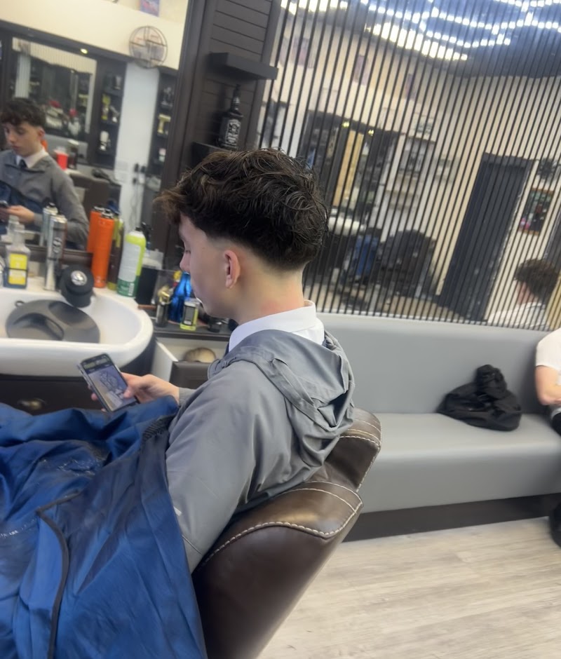 Sam barbers photo 4