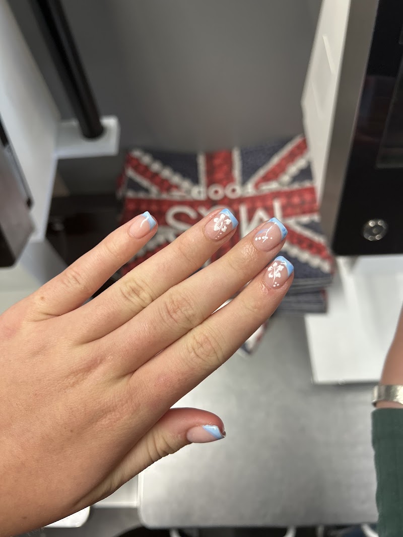 Top Nails Reigate photo 3